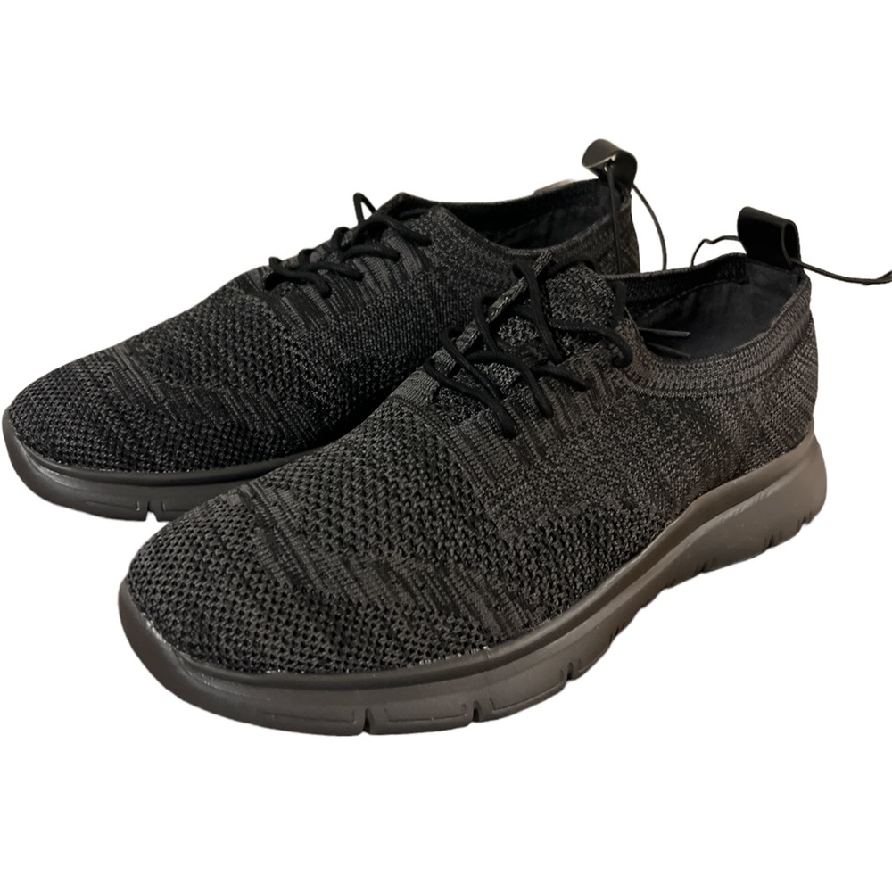 NWT Kenneth Cole Reaction Sneaker - Size 8